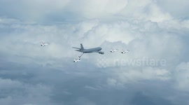 Thunderbirds Refueled Mid-Air in Spectacular Display En Route to Tampa Bay AirFest, USA