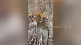 Crane collapses killing six workers in Thailand