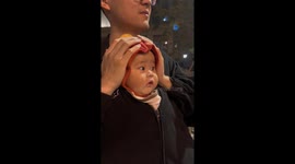 First Encounter: Chinese Toddler's Reaction to Fireworks Captivates Hearts