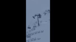 Storm chaos: cable chairs damaged, people stranded in Cervinia, Italy