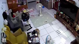 Man clings onto TV as 7.4-magnitude earthquake rocks Taiwan