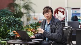 British photographer explores NEV development in China's Hainan