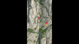 Chinese slackliners showcase stunning stunts preparing for coming event