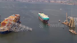 USA: Commercial vessels begin transit through temporary channel