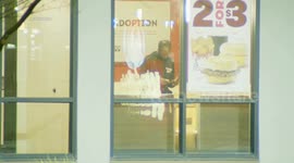 USA: Armed Man Barricaded Inside Wendys in Lancaster, LA 2