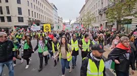 UK: People march for Palestine in London