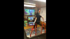 Chinese man wows online with incredible dual-machine dance spectacle