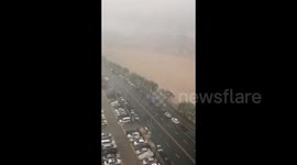 China: gusty winds destroy walls in Heyuan