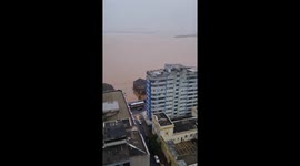 Guaíba flood fears rise as water levels surge