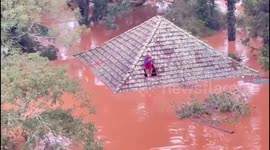 Brazil: Military Rescues Flood Victims Stranded on Roofs