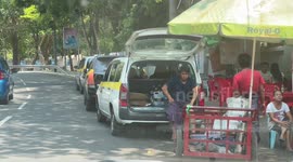 Heatwave hits taxi drivers' wallets in Myanmar