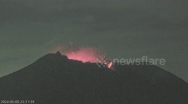 Moment Japan's Kagoshima volcano erupts, sending smokes 1,300 metres high