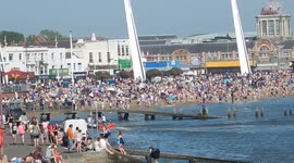 Thousands flock to Southend-on-Sea amid soaring temperatures