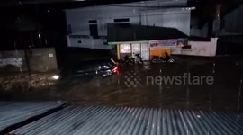 Cold Lava Flood from Mount Marapi in Indonesia Sweeps Through Settlement, Killing 4