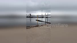 US: Barge Collision Halts Train Traffic at Historic Santa Fe Bridge