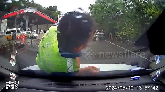 Traffic Enforcer Fakes Being Hit To Halt Escaping Car In China Buy