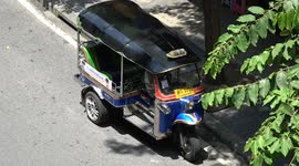 Japanese tourist scammed by tuktuk driver in Bangkok