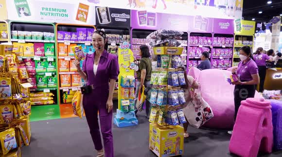 Dogs, chickens, and goats on show at Thailand's biggest pet fair with 200,000 visitors