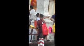 Yunnan water splashing festival: hilarity ensues as local's counterattack ends in slip!