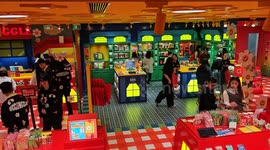 China: Wiggle Wiggle Store in Shanghai