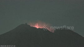 Japan: Massive Eruption of Sakurajima Volcano Sends Plume Soaring 2300 Meters High