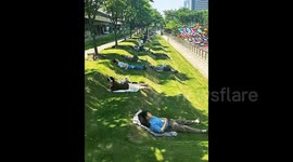 Terraced lawn transforms into trendy noon retreat for office workers in eastern China