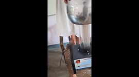 Students in Shivamogga have fun with Van de Graaff generator