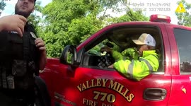 USA: Valley Mills Officer and Fire Chief Tense Argument Caught on Camera