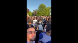 Money rain in Zürich: drones drop CHF 24,000, hundreds gather