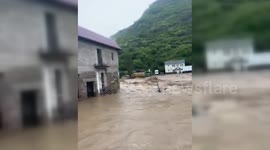 Armenia: Floods Kill Two, Hundreds Evacuated