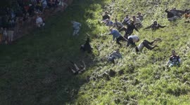 CHEESE ROLLING: Australian rolls to victory in second Men’s race of dangerous UK contest