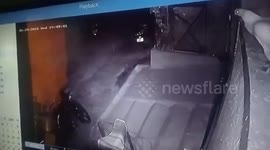 Leopard scales 10ft-wall to catch a pet hen in India