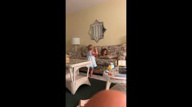 From enemies to best friends: Two arguing sisters quickly become mates again