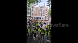UK: Thousands are joining as we move through central London