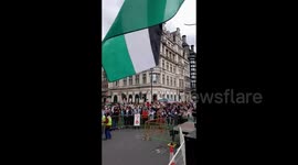 UK: Thousands pouring into Parliament Square