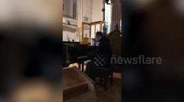 Homeless man filmed playing piano at a shelter comes forward