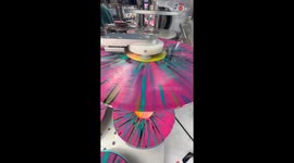 Creative vinyl artist turns record into a mouthwatering piece of art