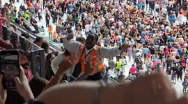 'Living her best life!' Joyous steward infects crowd with energy at Pink show in London