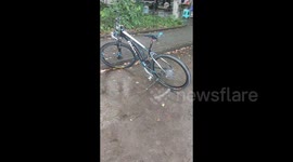 China: Bicycle's rear wheel spins on its own