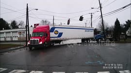 Lorry nearly knocks traffic lights over at cross roads