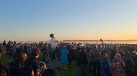 Thousands attend summer solstice at Stonehenge
