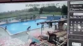 India: Bank manager gets heart attack at water park in northern India