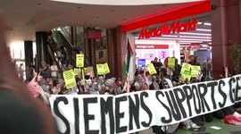 Germany: Pro-Palestine Protest at Berlin Mall Leads to Several Detentions