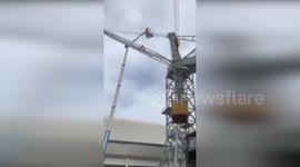 Italy: Rescue Operation Saves Two Workers Stranded on Aerial Platform in Castellammare di Stabia