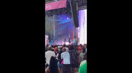 Beef at the Vegan festival at Grant Park in Chicago, IL. A fight near the stage during Saweetie’s performance caused chaos and a stampede to occur. Fences were knocked over from people trying to escape. Some people near me decided to hide under picnic ben