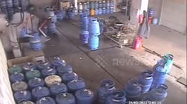 Poland: Man Suffering Frostbite From Frozen Gas Blows Himself Up Using Hairdryer To Warm His Fingers