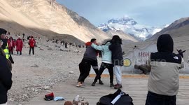 Brawl erupts between Chinese couples at Mount Everest viewing platform over photo spot dispute