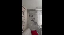 Flooding in Moscow apartment: water breaks through ceilings and sockets
