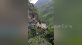 Mountain side collapses, blocking road in India