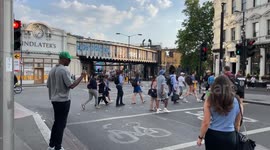 ASTONISHING AND SHOCKING - Tooley Street - London - Several Cyclists blatantly ignoring RED LIGHTS and just cycling through them.